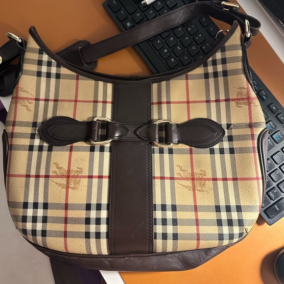 Burberry
Burberry Beige/Brown Haymarket Check Coated Canvas and Leather Hobo - Picture 1 of 3